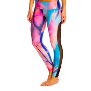 Onzie brand mesh inset workout pants